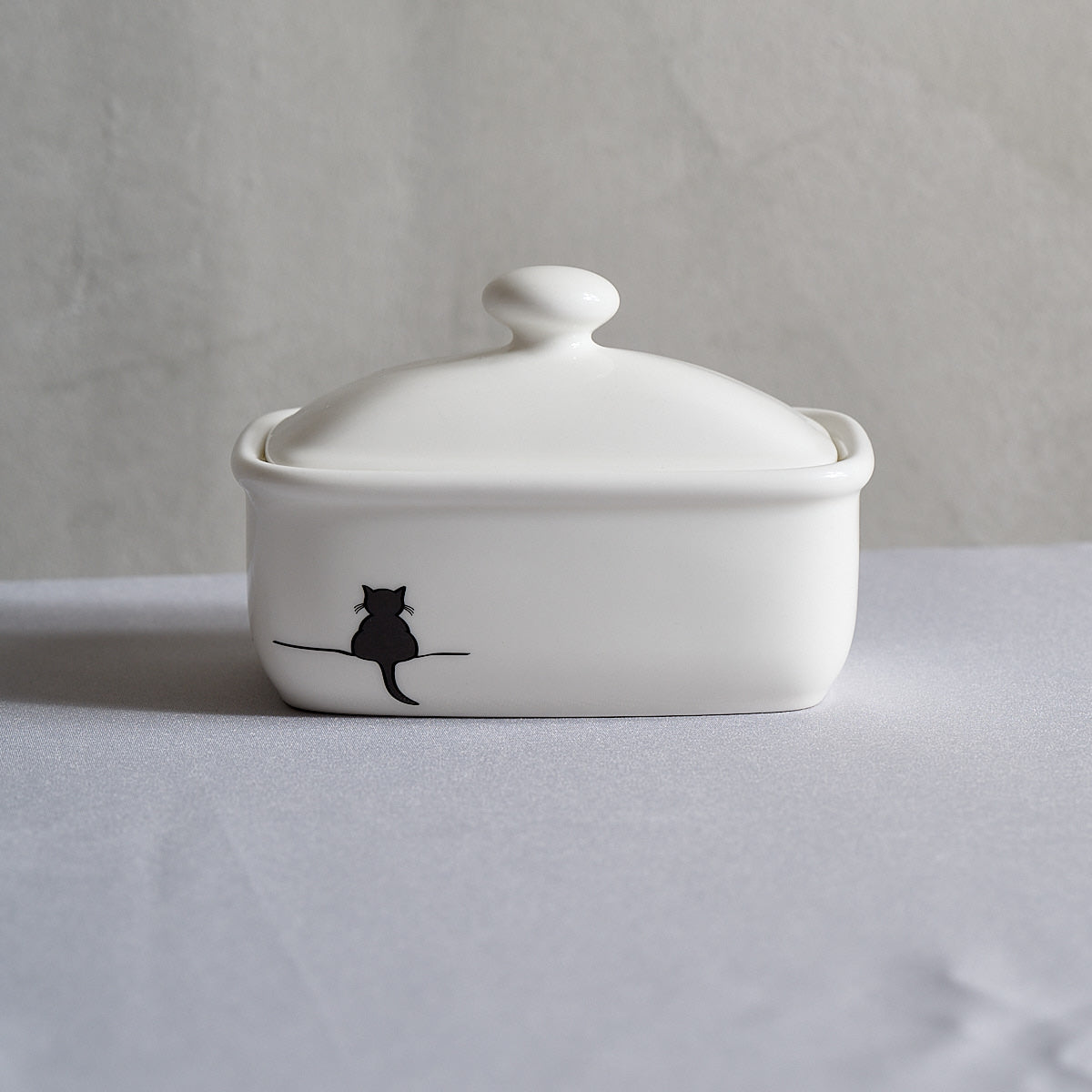 Cat Collection Butter Dish with Crouching Cat