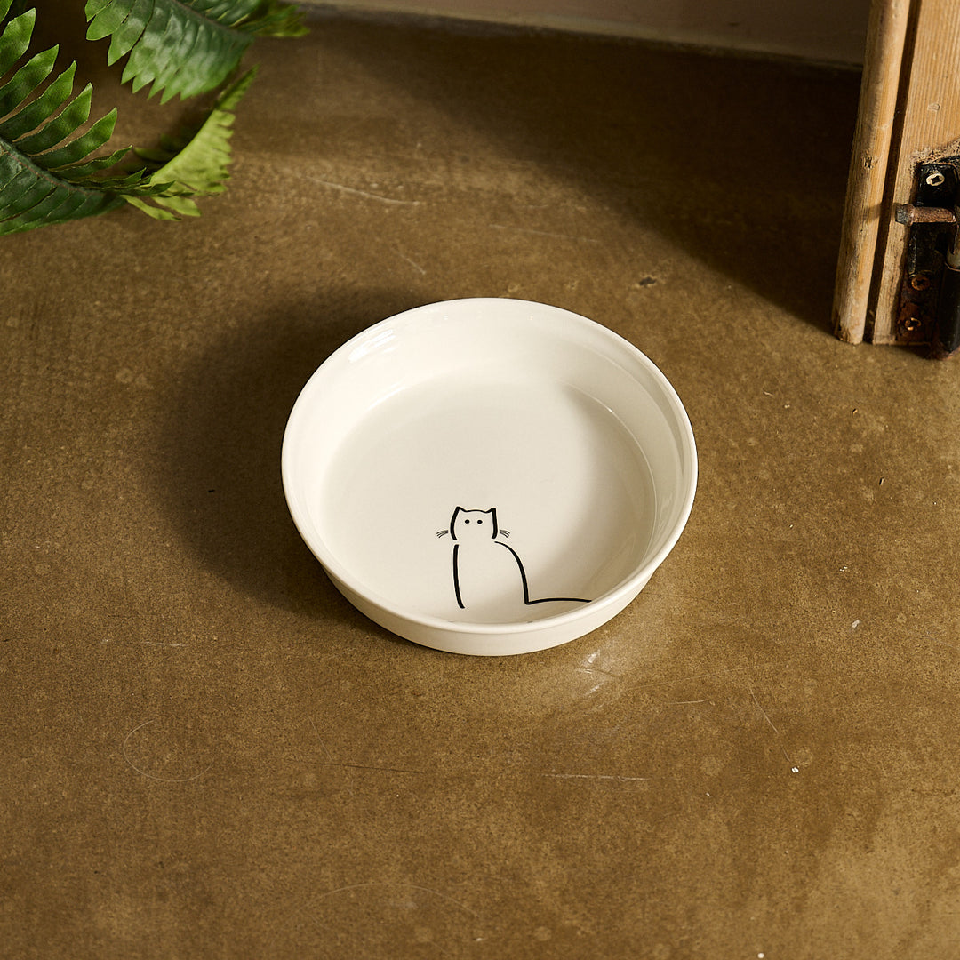 Cat Bowl with Waiting Cat
