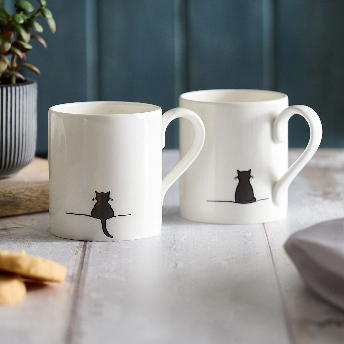 Sitting Cat and Crouching Cat Mug, Set of Two