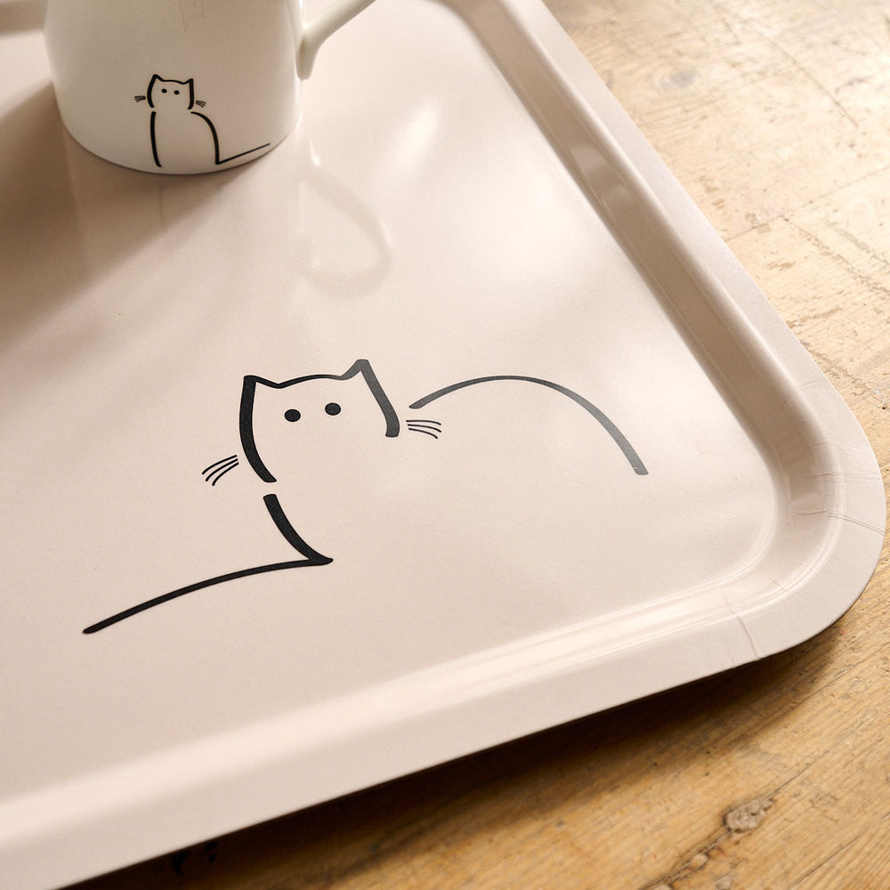 Loafing Cat Tray close up
