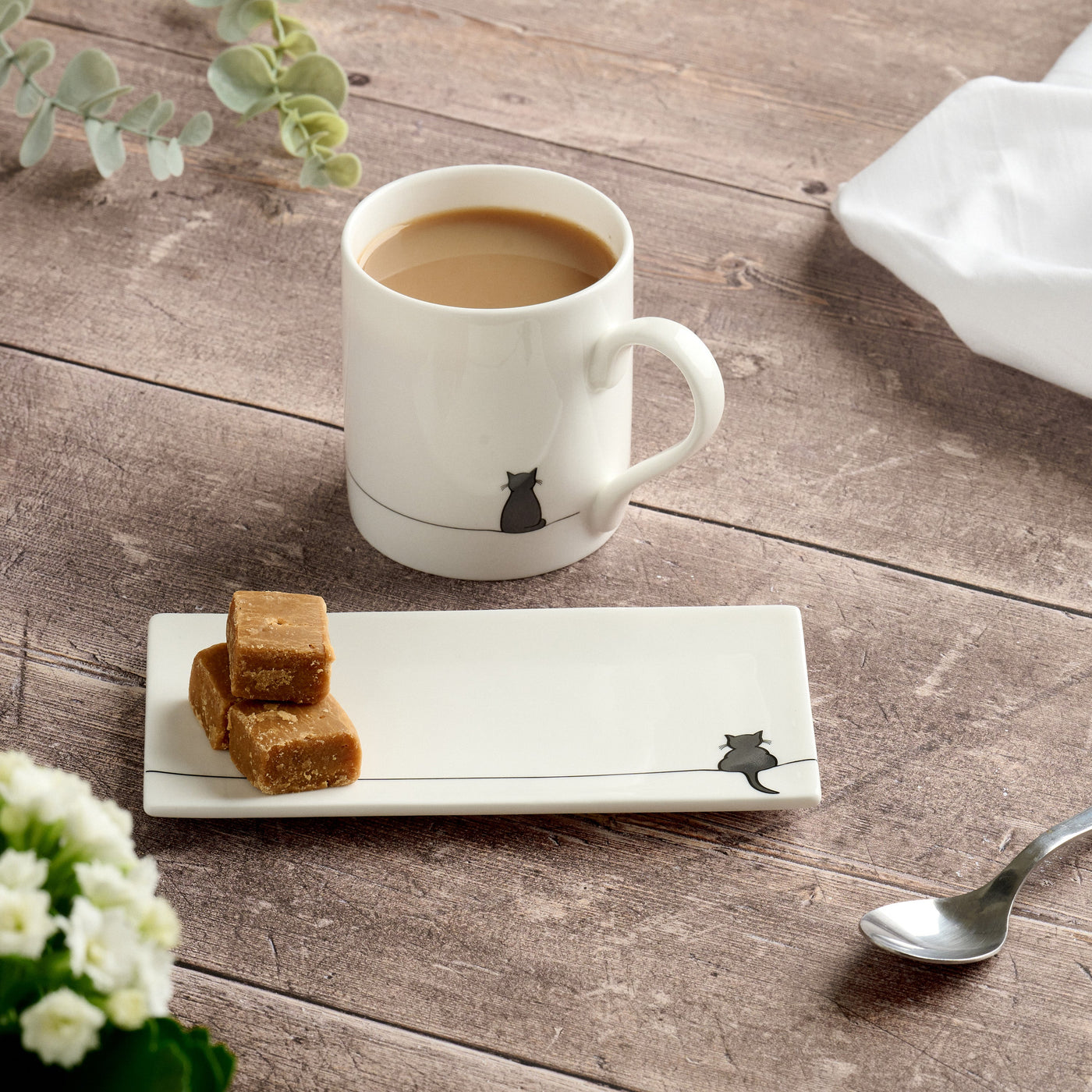Tea and Fudge with Sitting Cat Mug and Crouching Cat Mini Tray