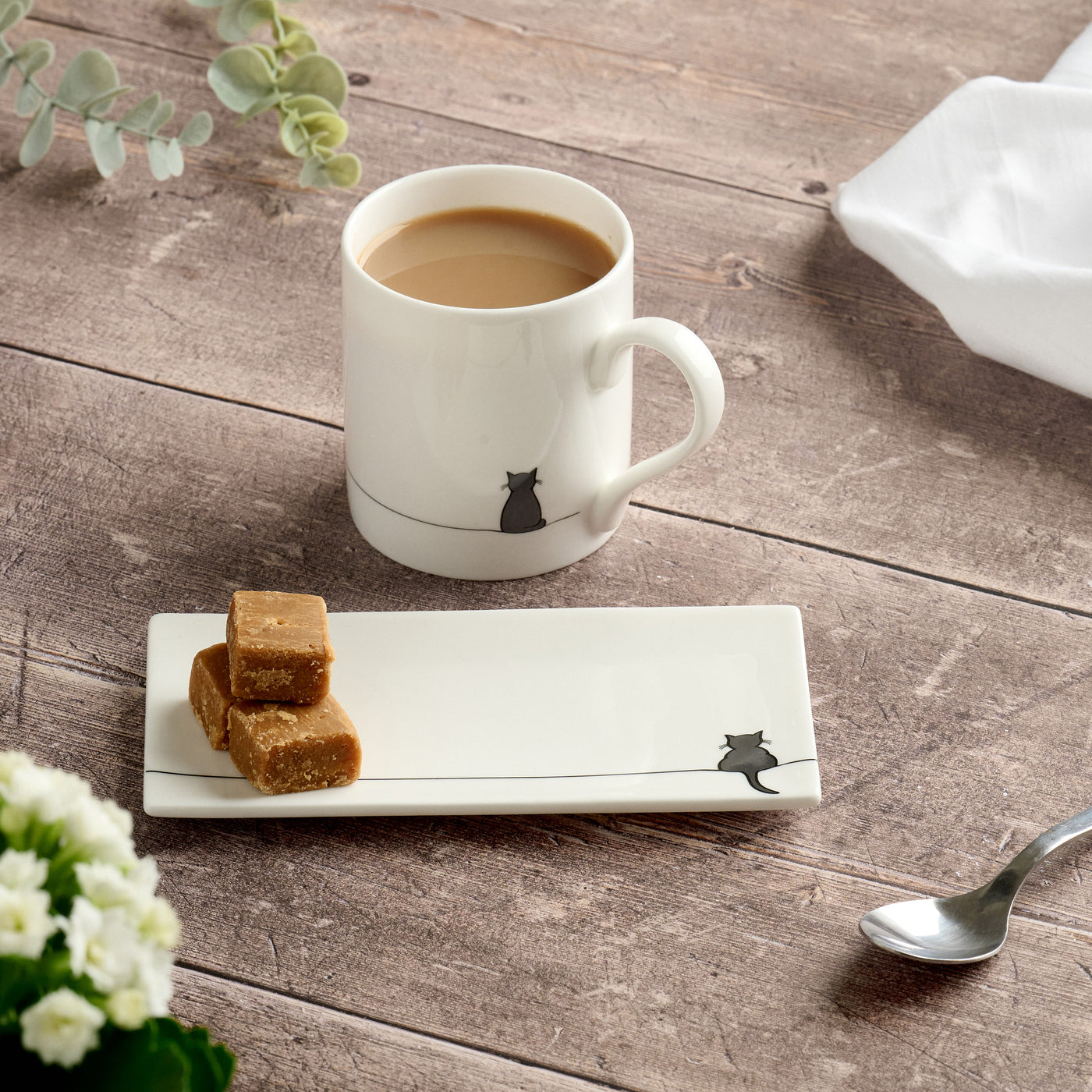 Tea and Fudge with Sitting Cat Mug and Crouching Cat Mini Tray