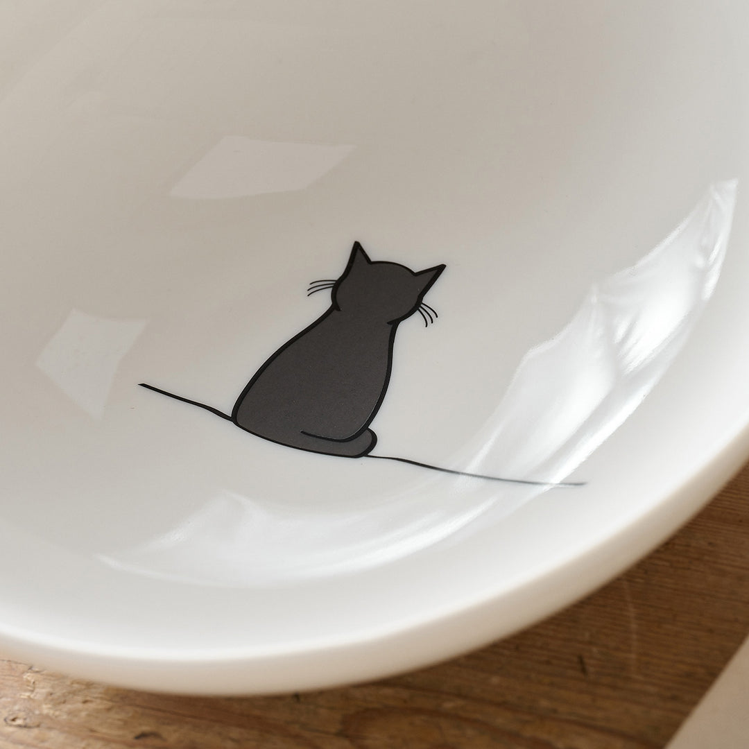 Sitting Cat Pasta Bowl close up