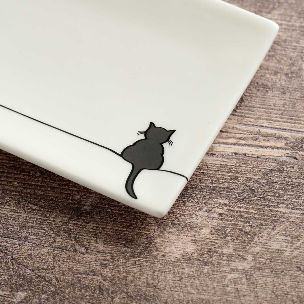 Crouching Cat Mini Tray close up